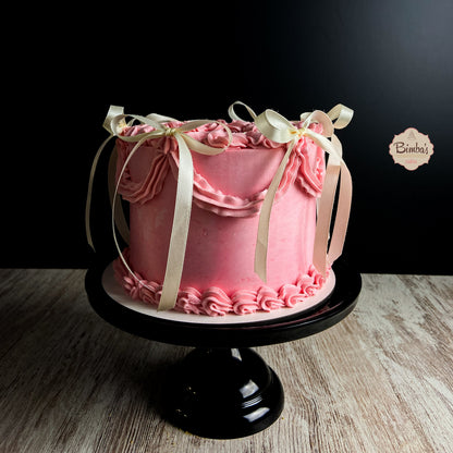 Tarta Vintage con Lazos y Puntos