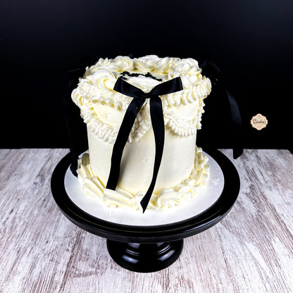Tarta Vintage con Lazos y Puntos